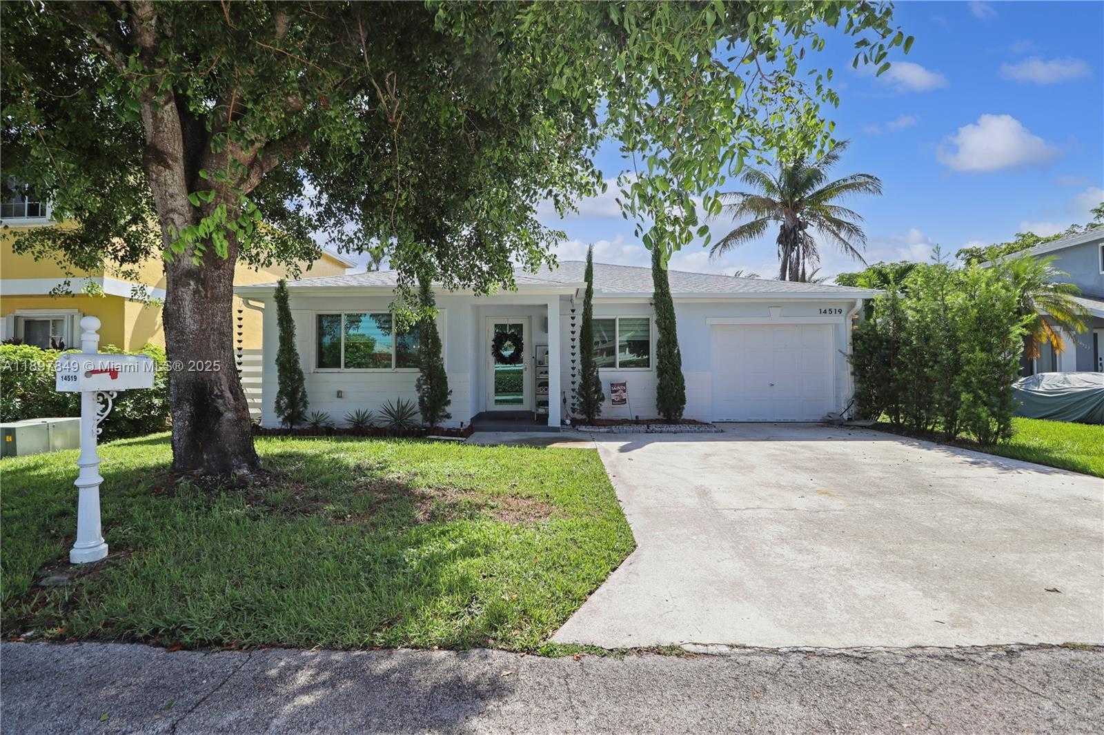 Small Image of 14519 SOUTH WEST 139TH AVE CIR E, Miami Number 31