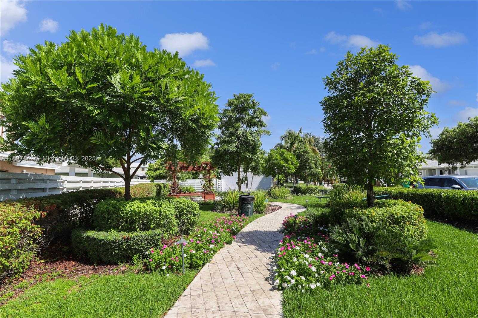 Small Image of 14519 SOUTH WEST 139TH AVE CIR E, Miami Number 33