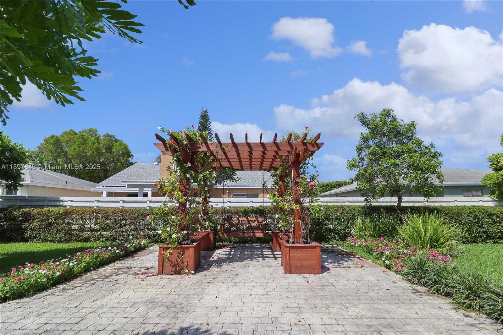 Small Image of 14519 SOUTH WEST 139TH AVE CIR E, Miami Number 34