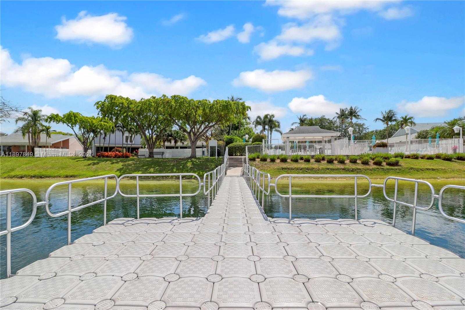 Small Image of 14519 SOUTH WEST 139TH AVE CIR E, Miami Number 37