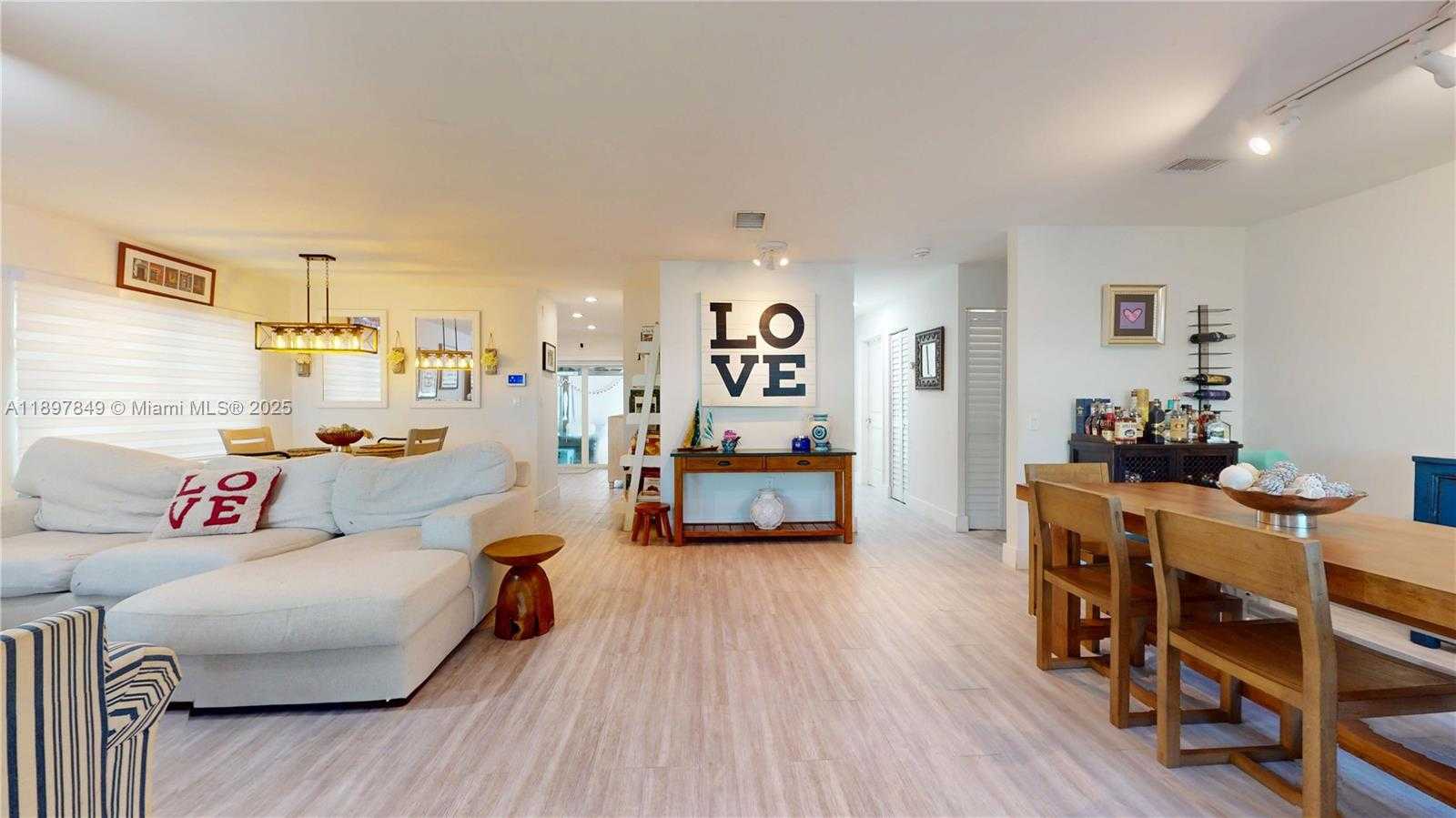 Small Image of 14519 SOUTH WEST 139TH AVE CIR E, Miami Number 7