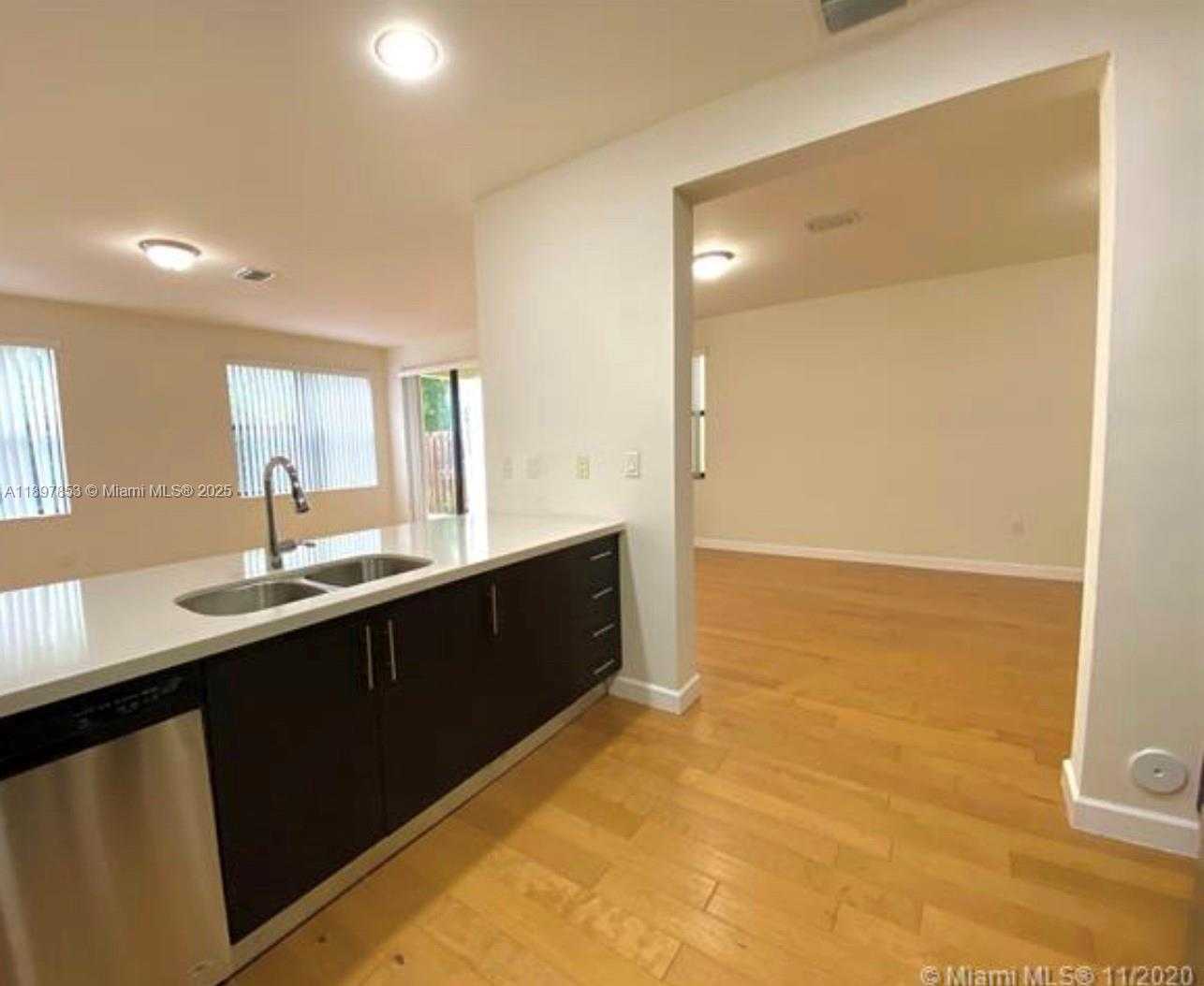 Small Image of 10306 NORTH WEST 70TH TER, Doral Number 11