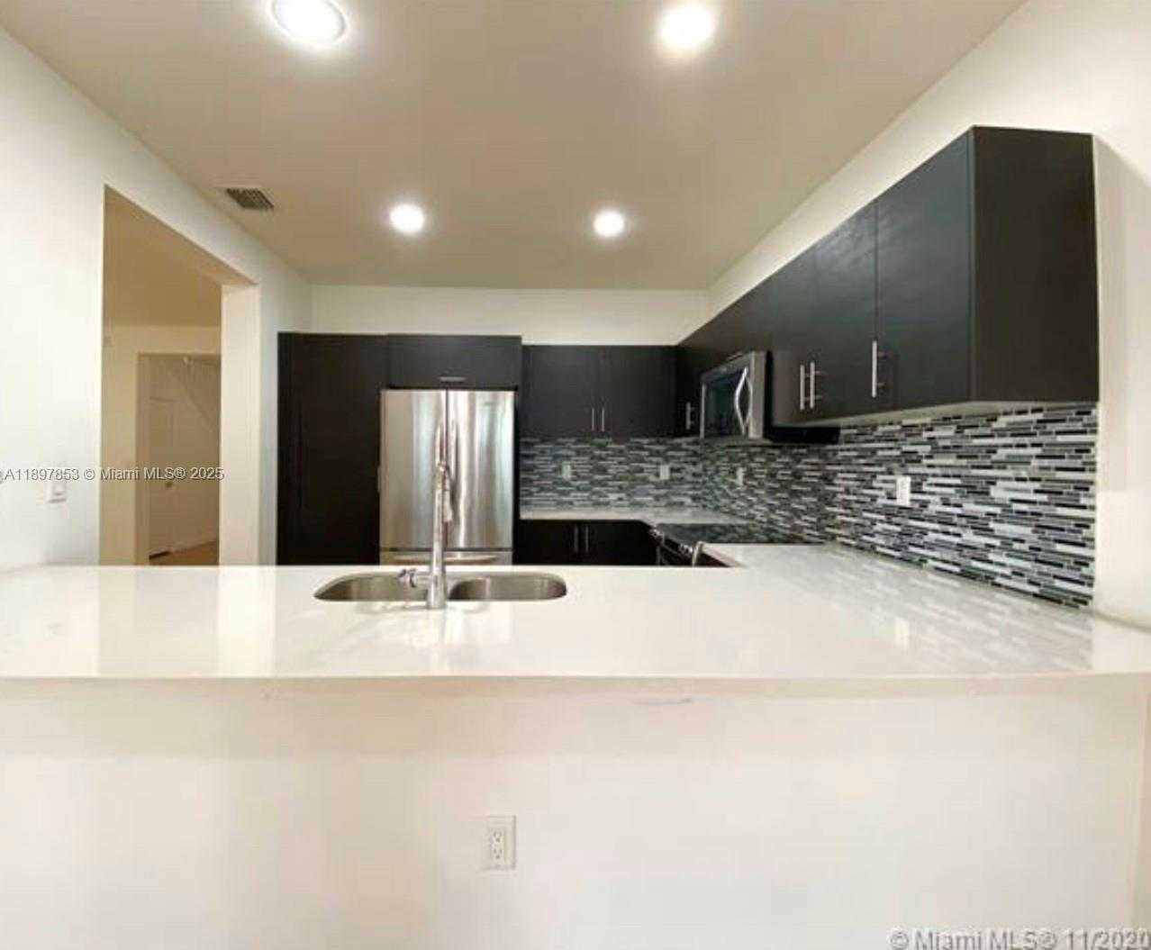 Small Image of 10306 NORTH WEST 70TH TER, Doral Number 13