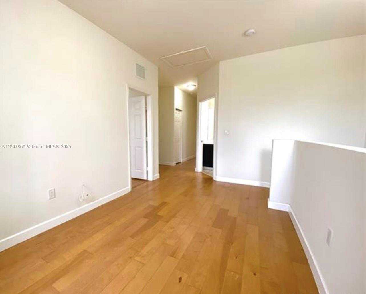 Small Image of 10306 NORTH WEST 70TH TER, Doral Number 19