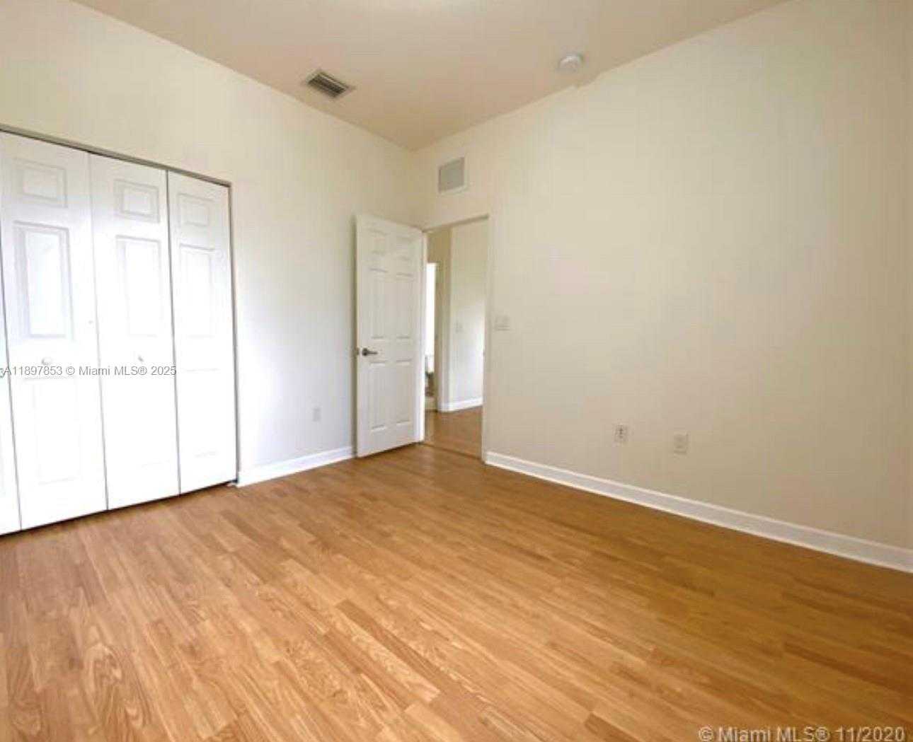 Small Image of 10306 NORTH WEST 70TH TER, Doral Number 22