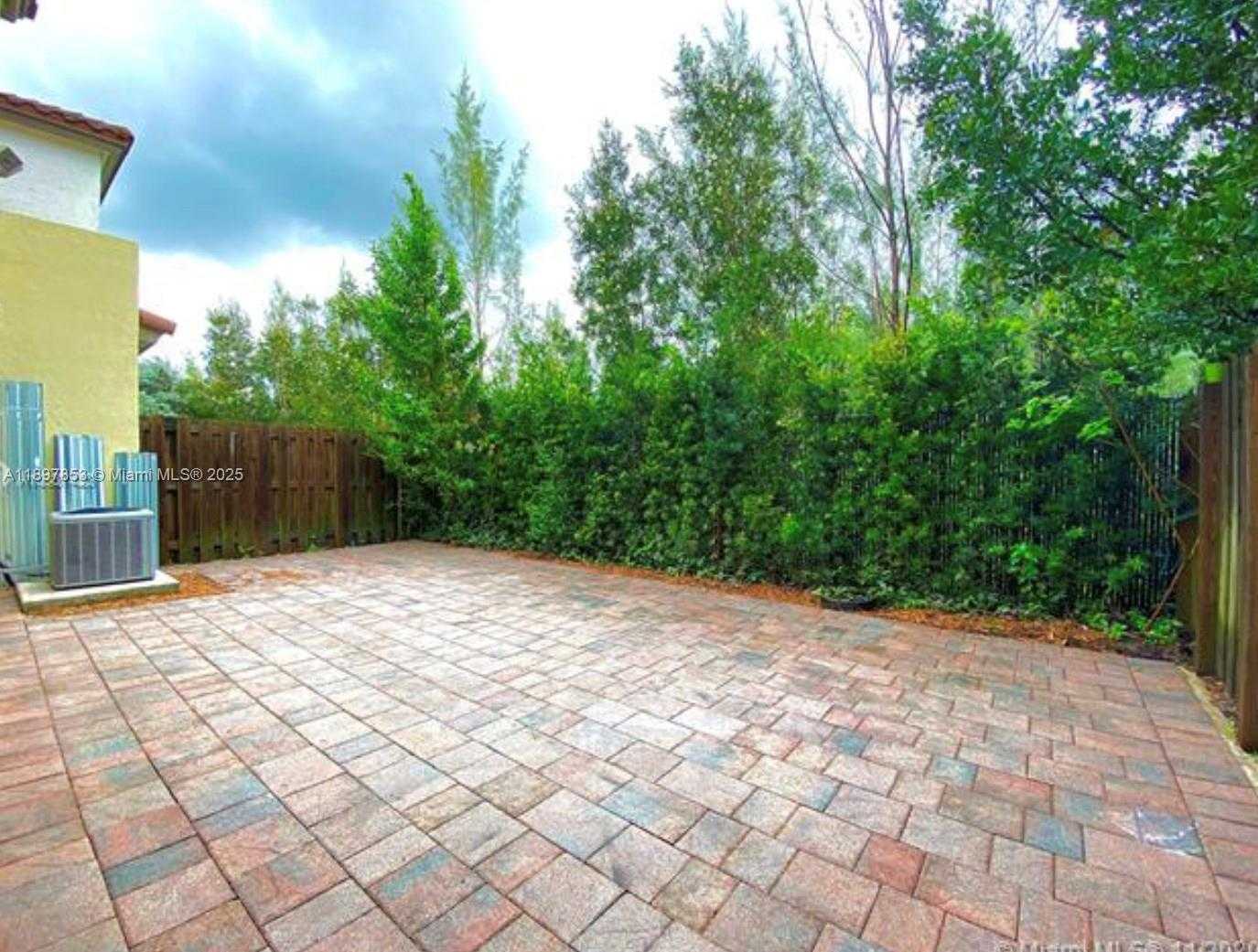 Small Image of 10306 NORTH WEST 70TH TER, Doral Number 28