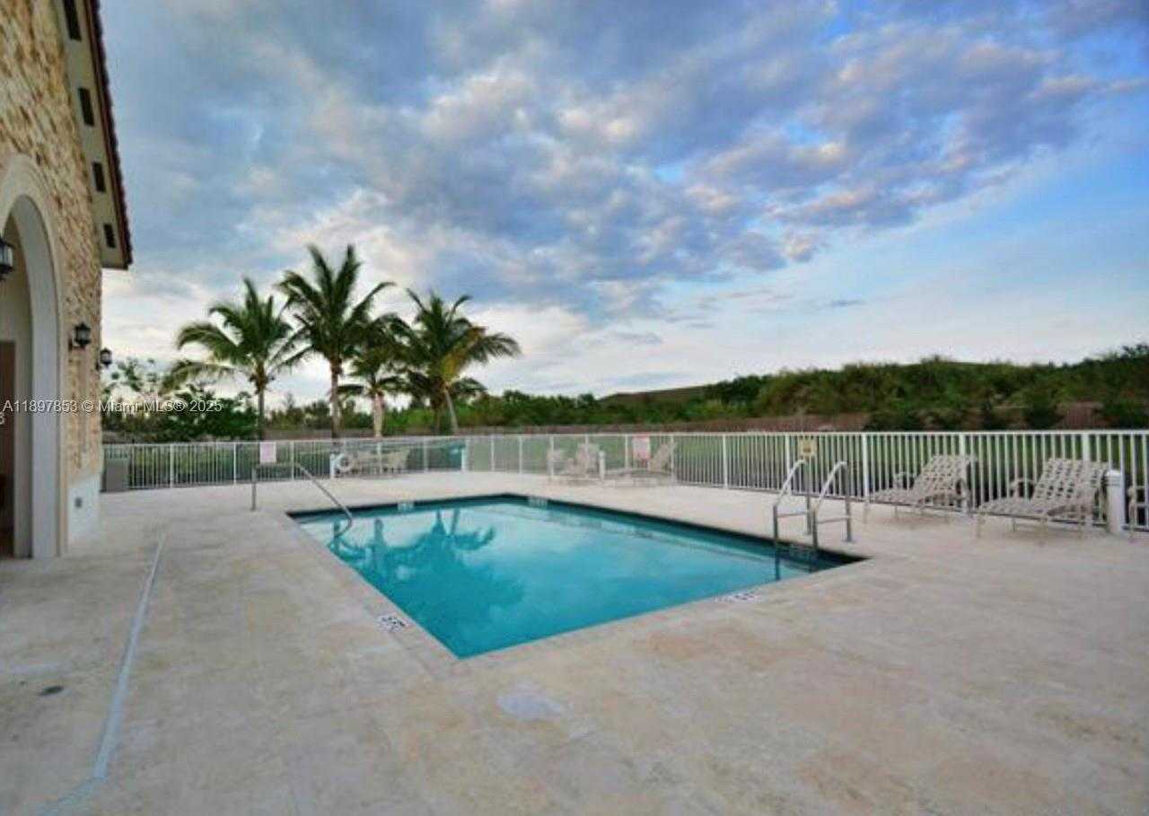 Small Image of 10306 NORTH WEST 70TH TER, Doral Number 31