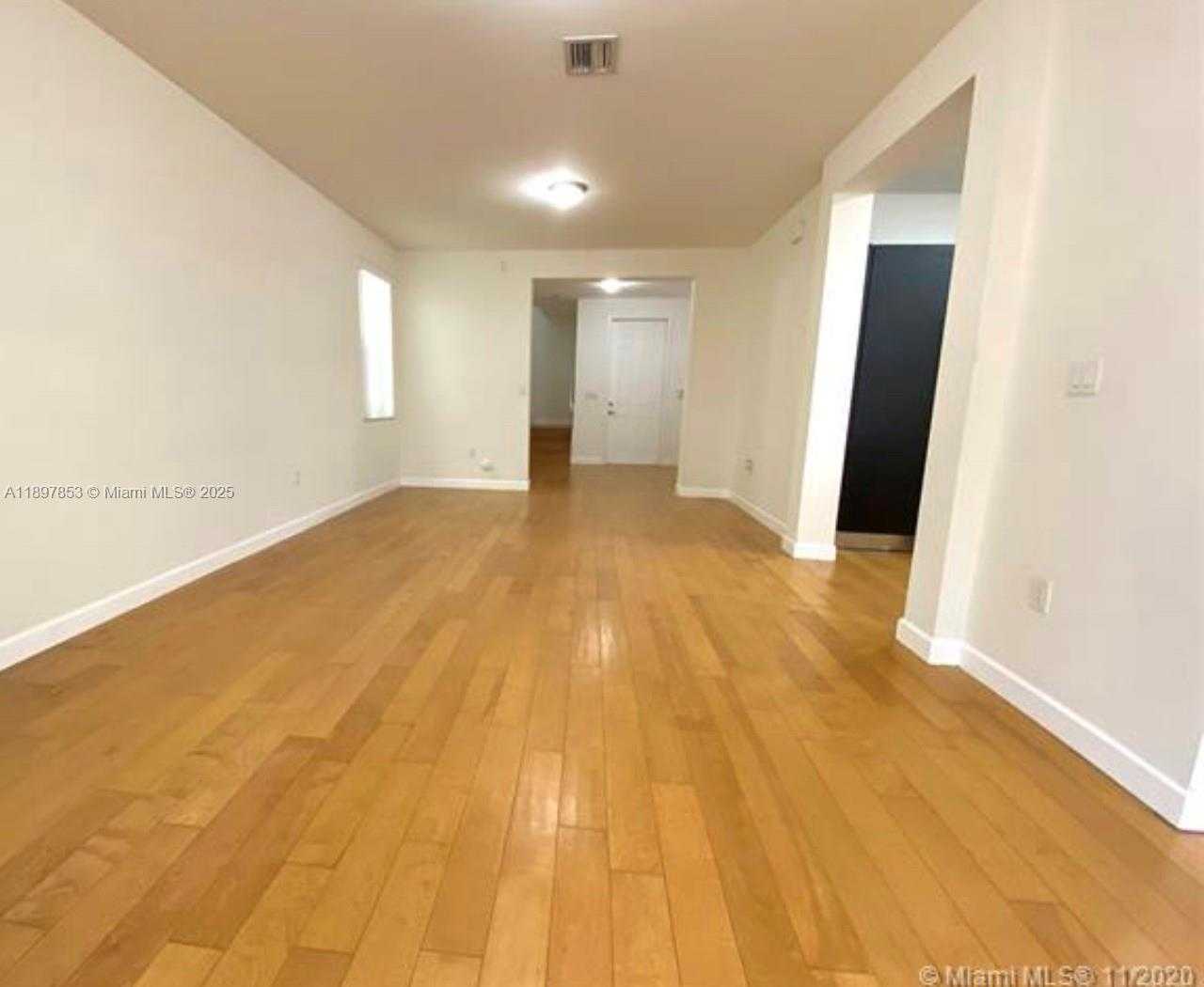 Small Image of 10306 NORTH WEST 70TH TER, Doral Number 5