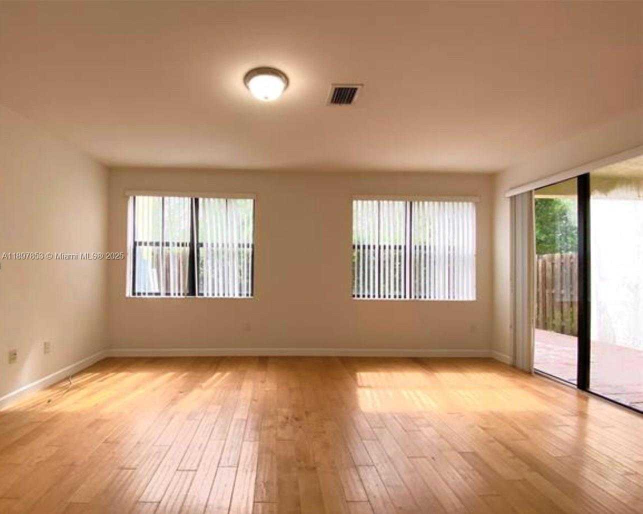 Small Image of 10306 NORTH WEST 70TH TER, Doral Number 6