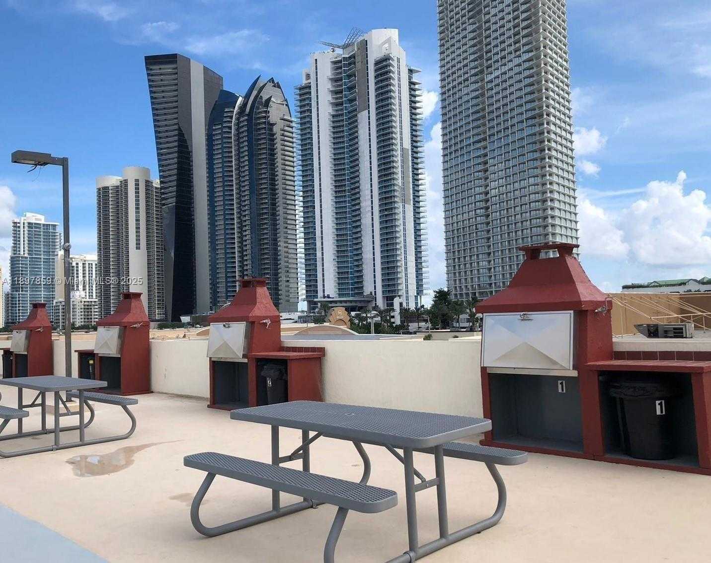 Small Image of 17021 NORTH BAY RD #405, Sunny Isles Beach Number 2