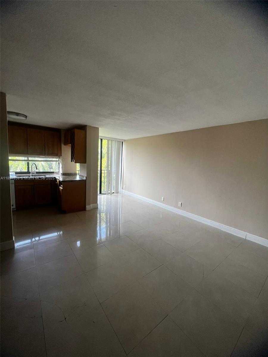 Small Image of 17021 NORTH BAY RD #405, Sunny Isles Beach Number 8