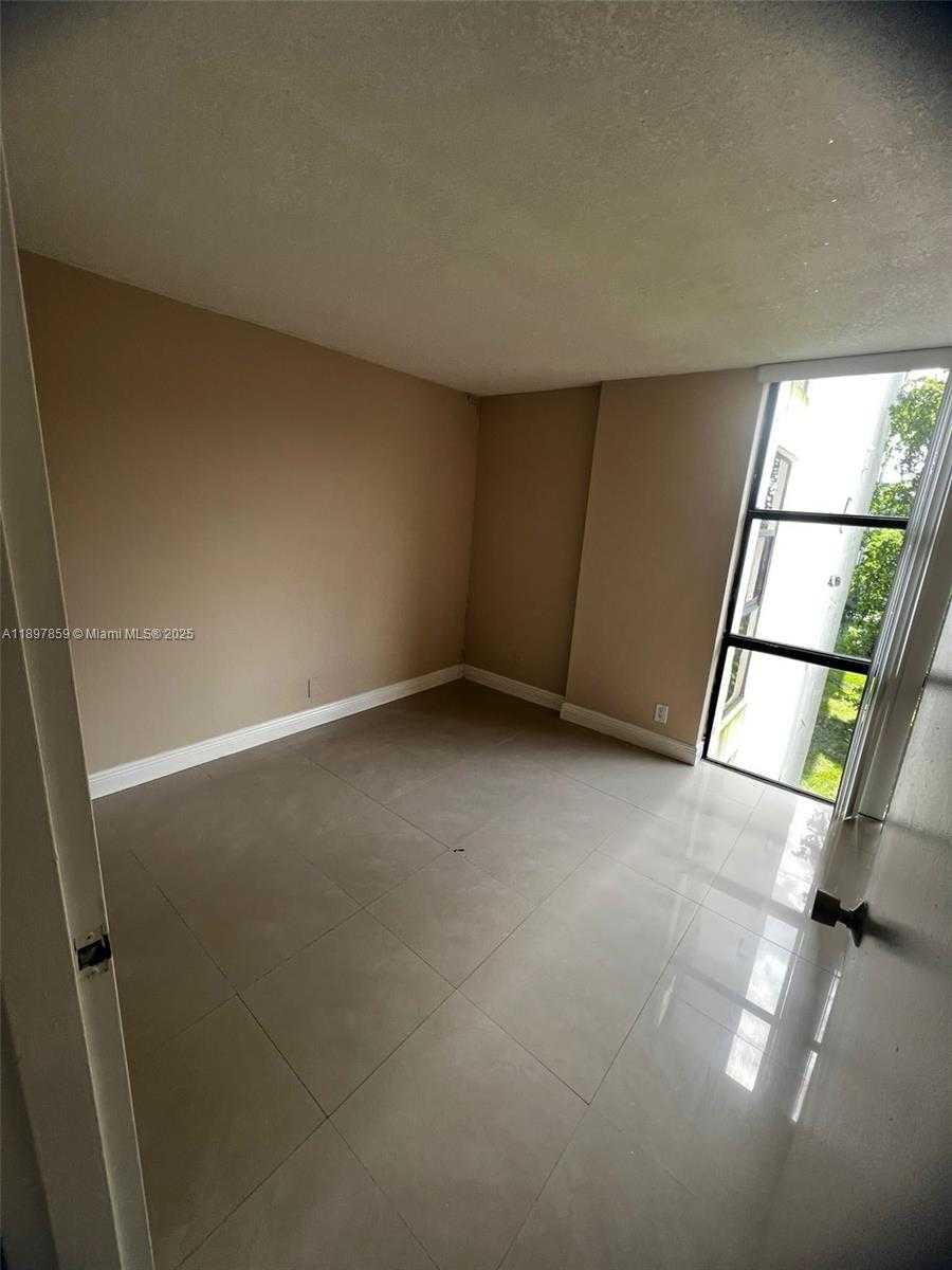 Small Image of 17021 NORTH BAY RD #405, Sunny Isles Beach Number 9