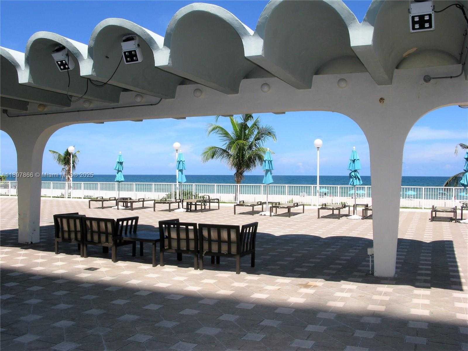 Small Image of 5701 COLLINS AVE #1207, Miami Beach Number 34