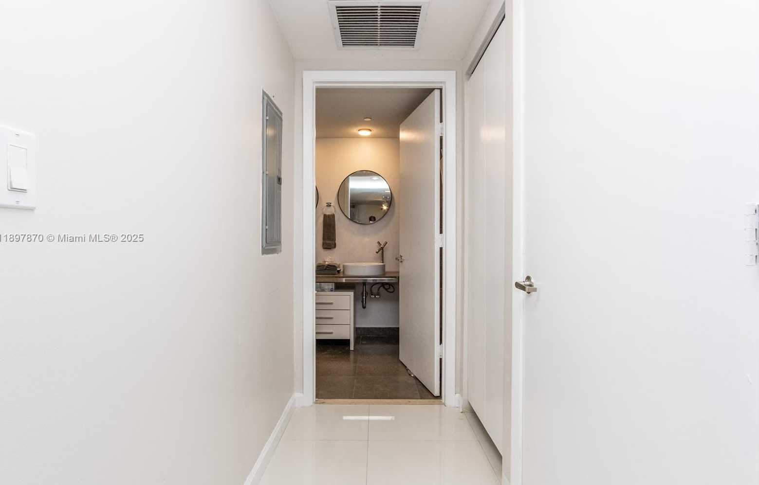 Small Image of 485 BRICKELL AVE #3506, Miami Number 15