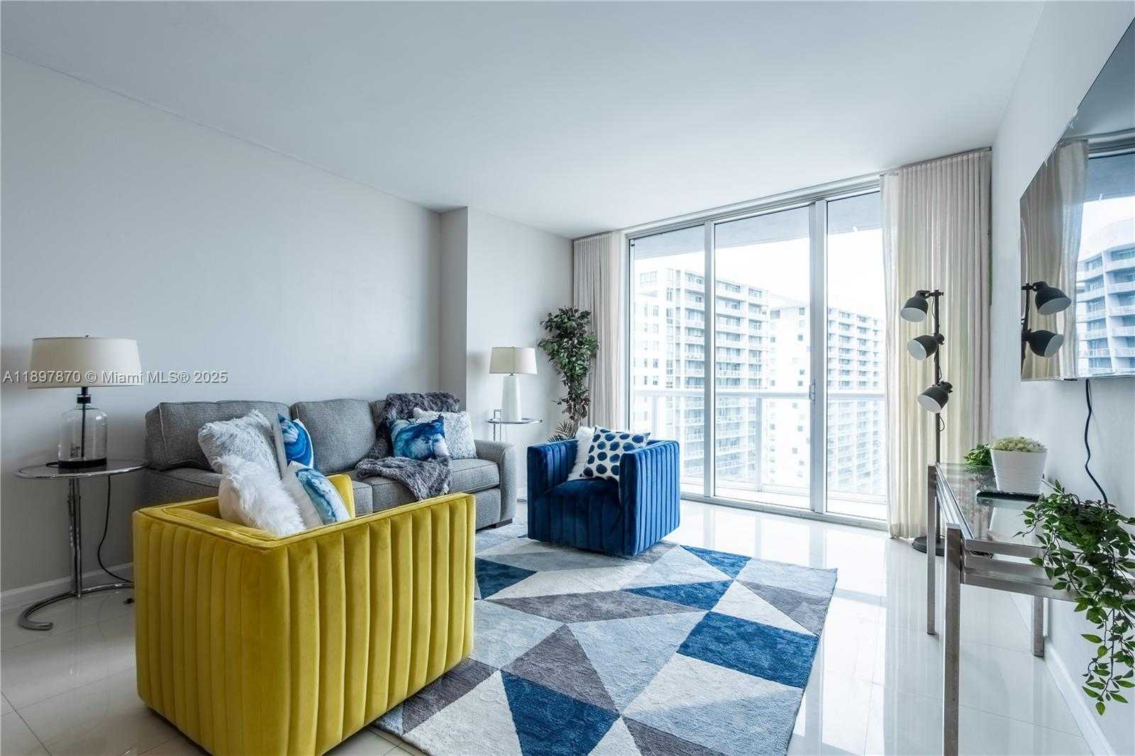 Small Image of 485 BRICKELL AVE #3506, Miami Number 7