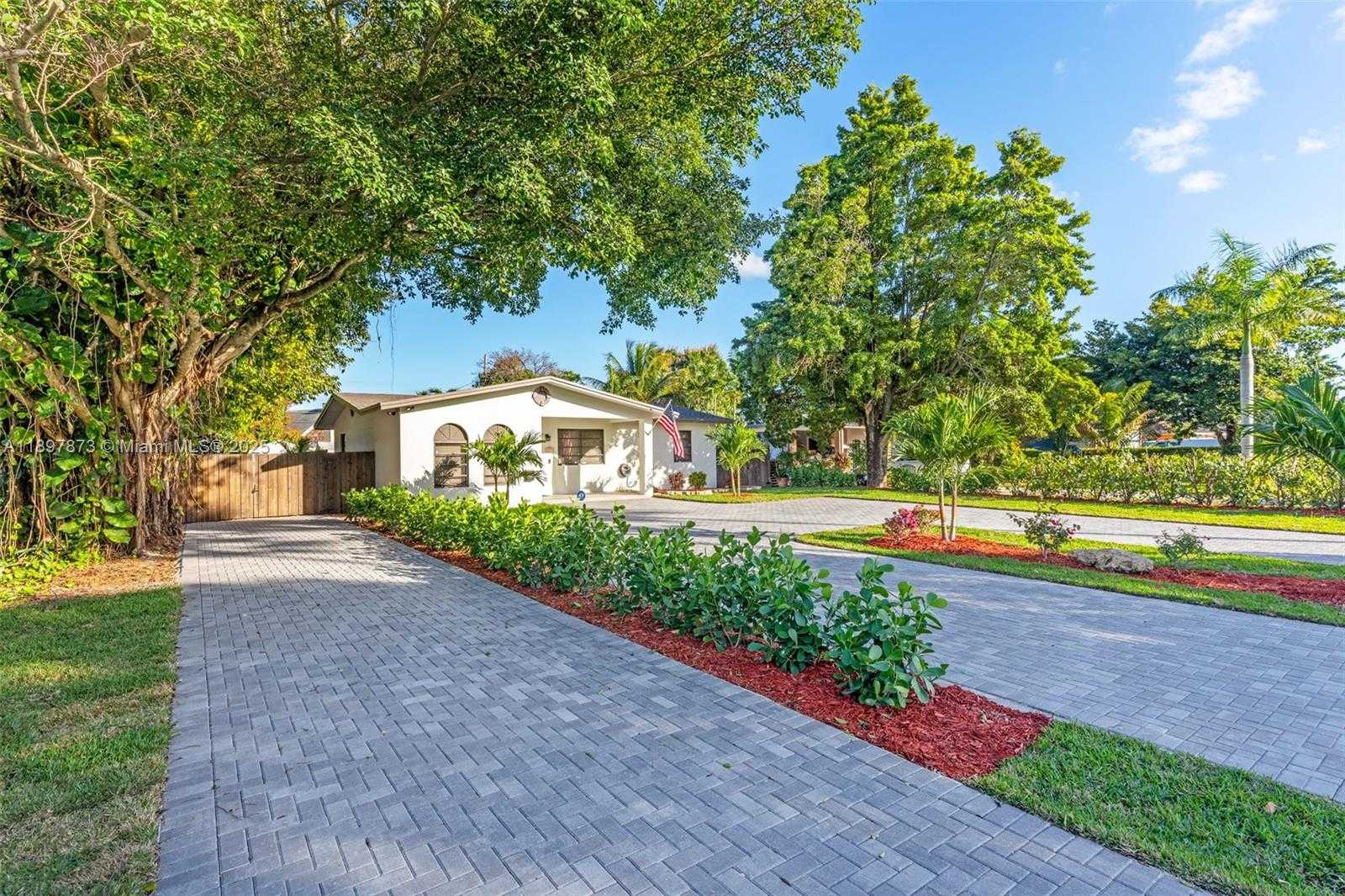 Small Image of 1075 NORTH EAST 12TH AVE #1075, Homestead Number 3