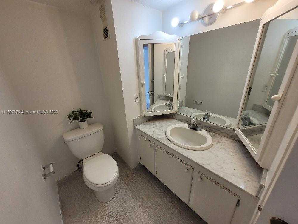 Small Image of 1200 Miami Gardens Dr, Miami, FL 33179, USA Number 8
