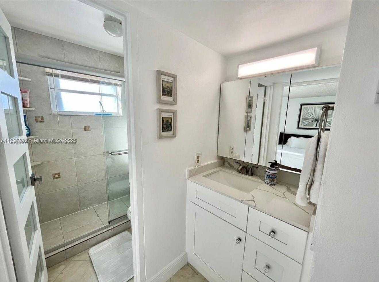 Small Image of 7904 WEST DR #1001, North Bay Village Number 14