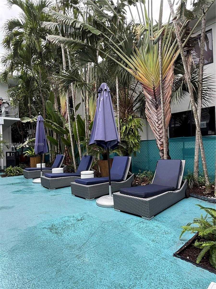 Small Image of 8320 HARDING AVE #1, Miami Beach Number 2
