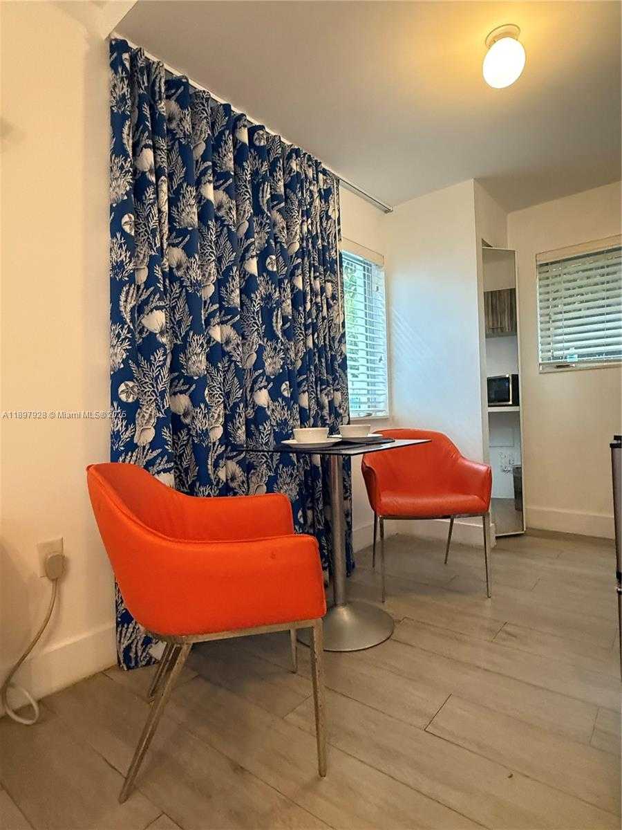 Small Image of 8320 HARDING AVE #1, Miami Beach Number 5