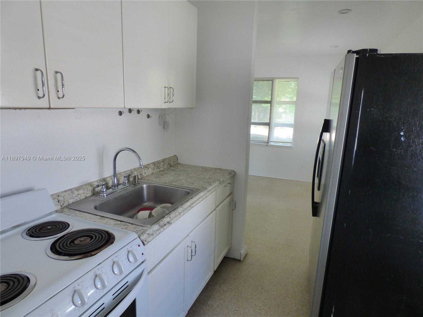 Small Image of 522 NORTH 19TH AVE #1, Hollywood Number 4
