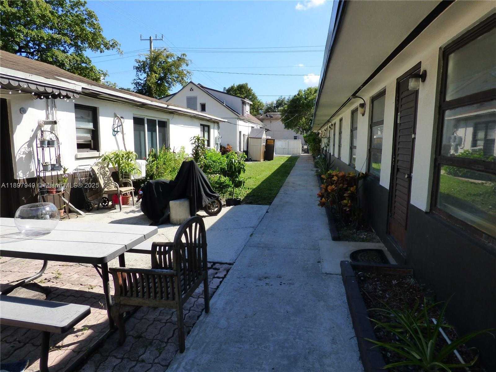 Small Image of 522 NORTH 19TH AVE #1, Hollywood Number 8