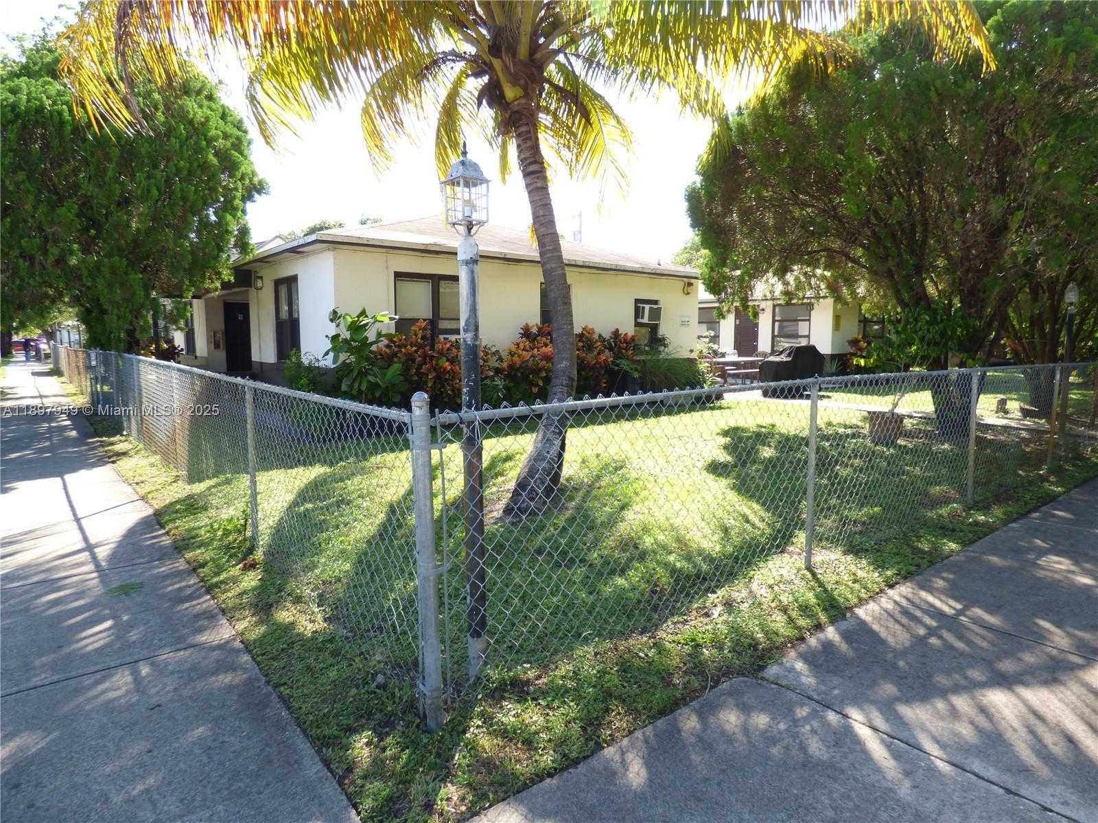 Small Image of 522 NORTH 19TH AVE #1, Hollywood Number 9