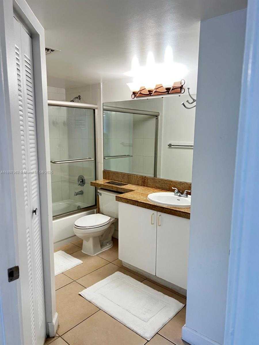 Small Image of Aventura Number 17