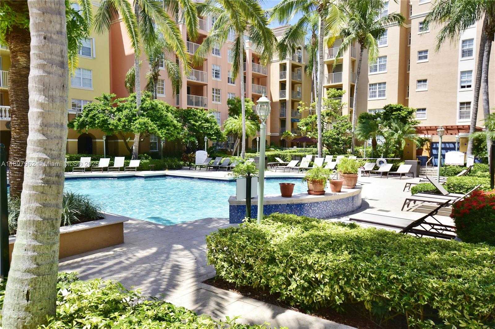 Small Image of Aventura Number 3