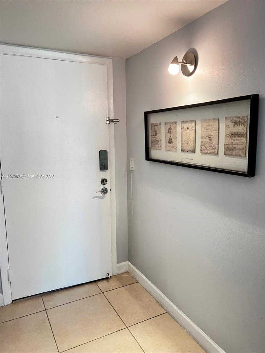 Small Image of Aventura Number 5