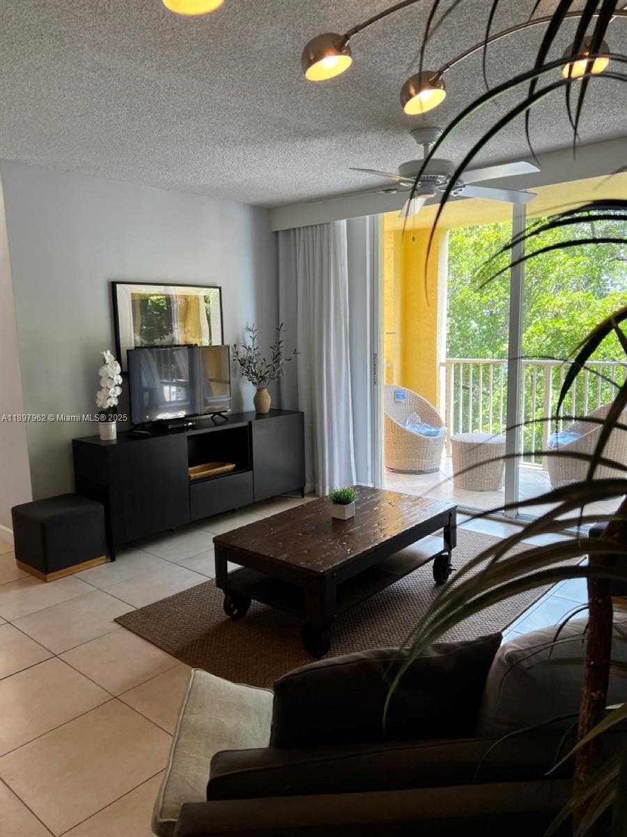 Small Image of Aventura Number 7