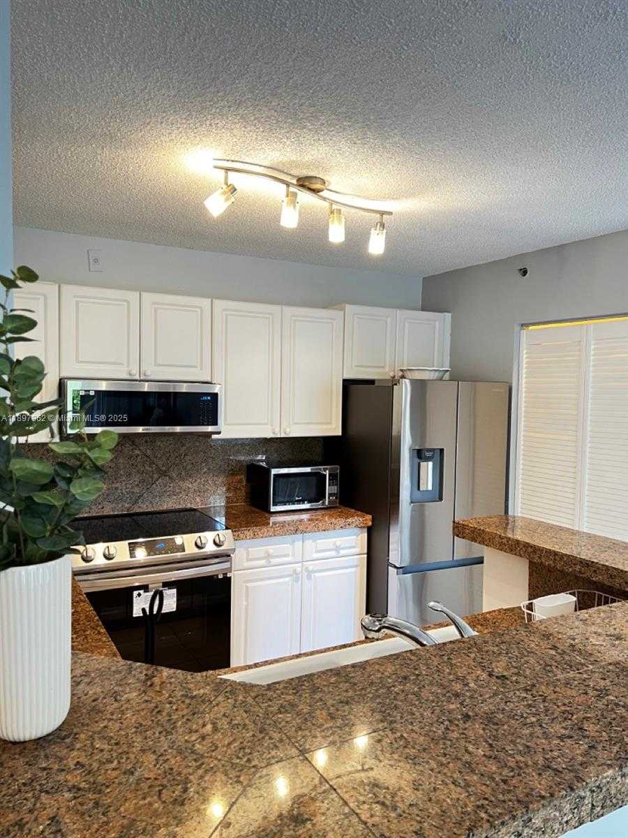Small Image of Aventura Number 9