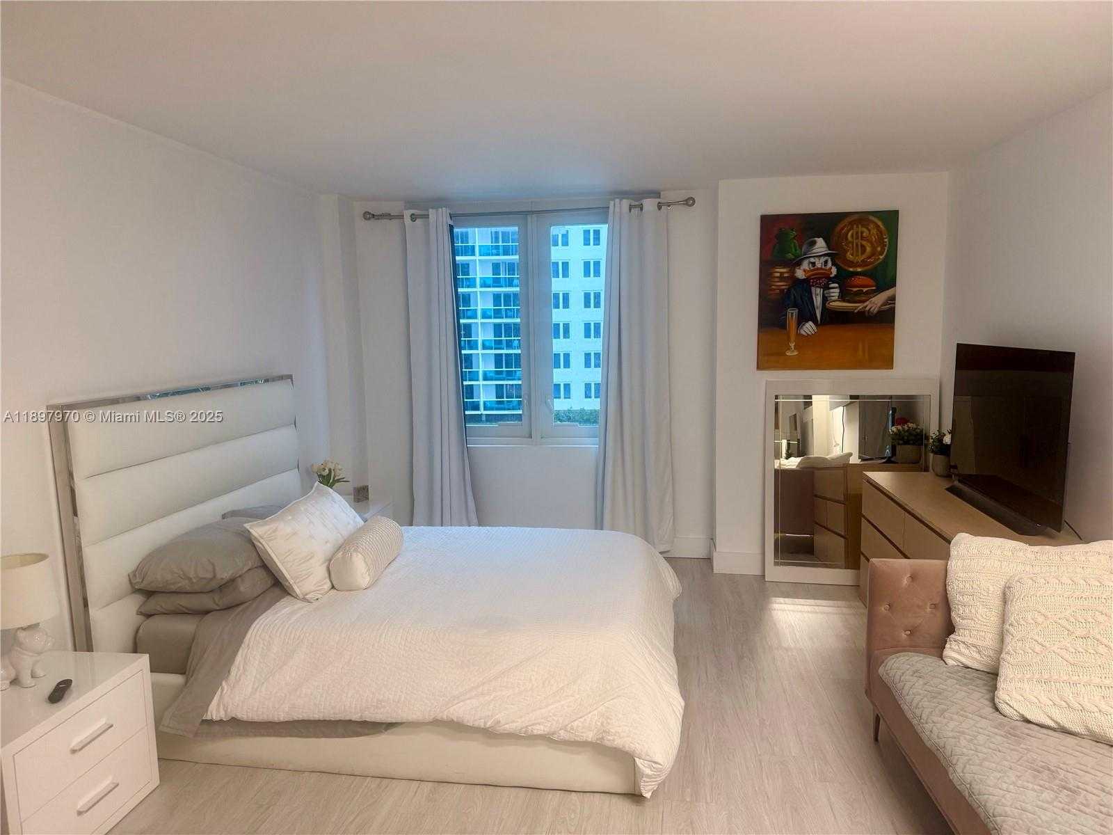 Small Image of 2301 COLLINS AVE #619, Miami Beach Number 5