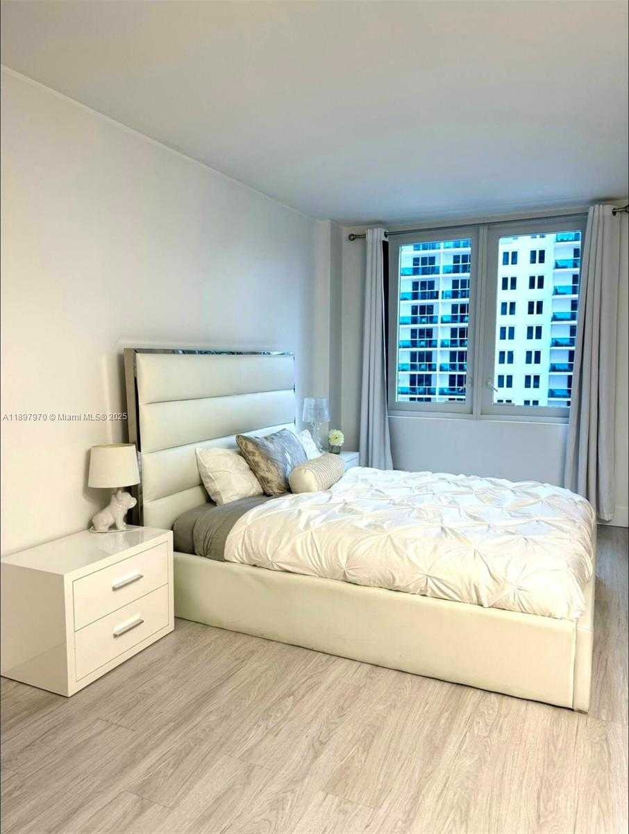 Small Image of 2301 COLLINS AVE #619, Miami Beach Number 7