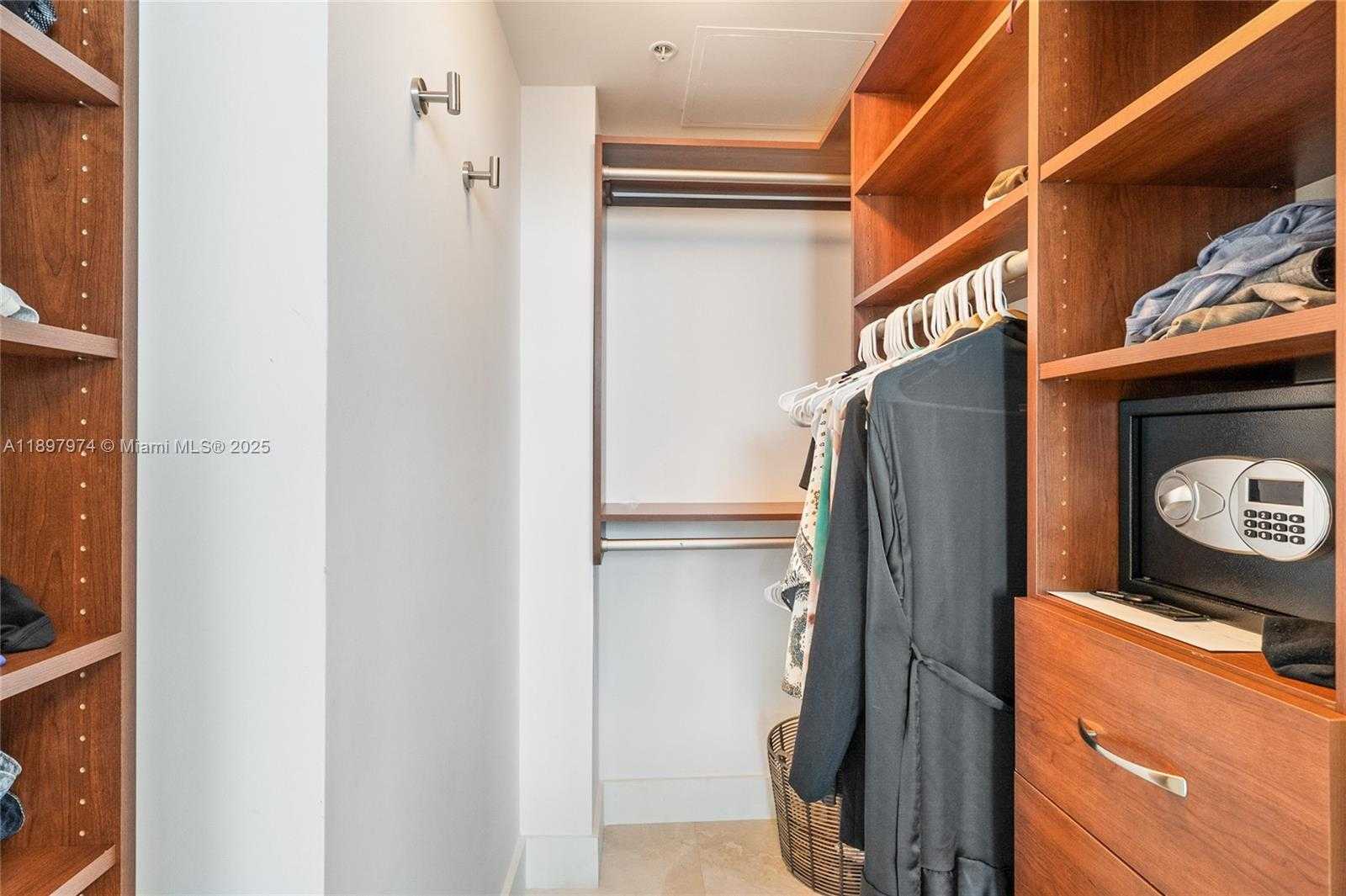 Small Image of 6899 COLLINS AVE #2010, Miami Beach Number 8