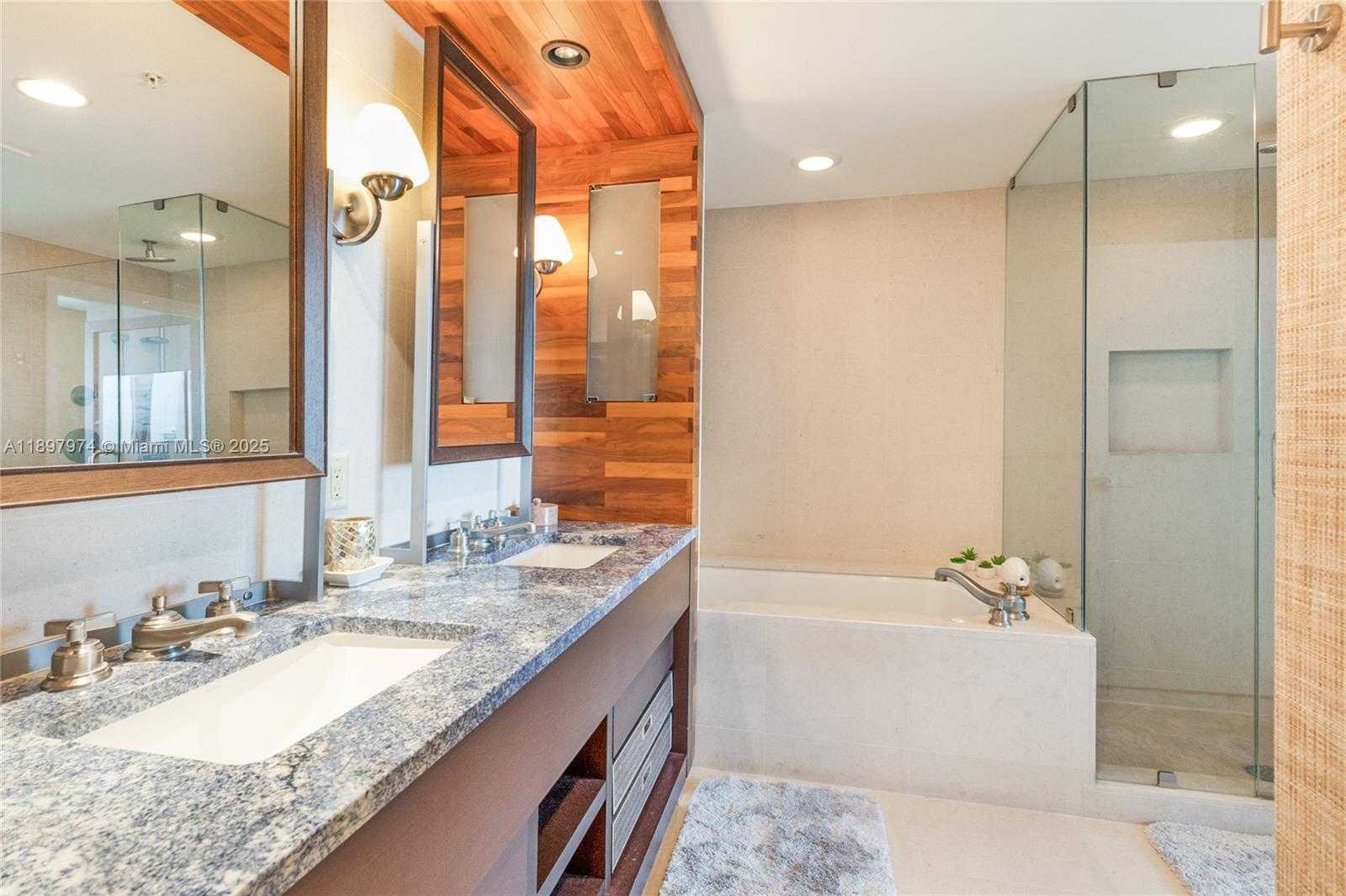 Small Image of 6899 COLLINS AVE #2010, Miami Beach Number 9