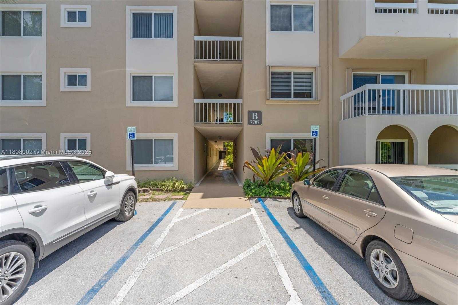 Small Image of 7707 CAMINO REAL #B205, Miami Number 23