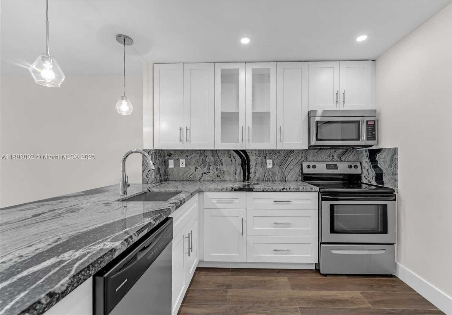 Small Image of 7707 CAMINO REAL #B205, Miami Number 4