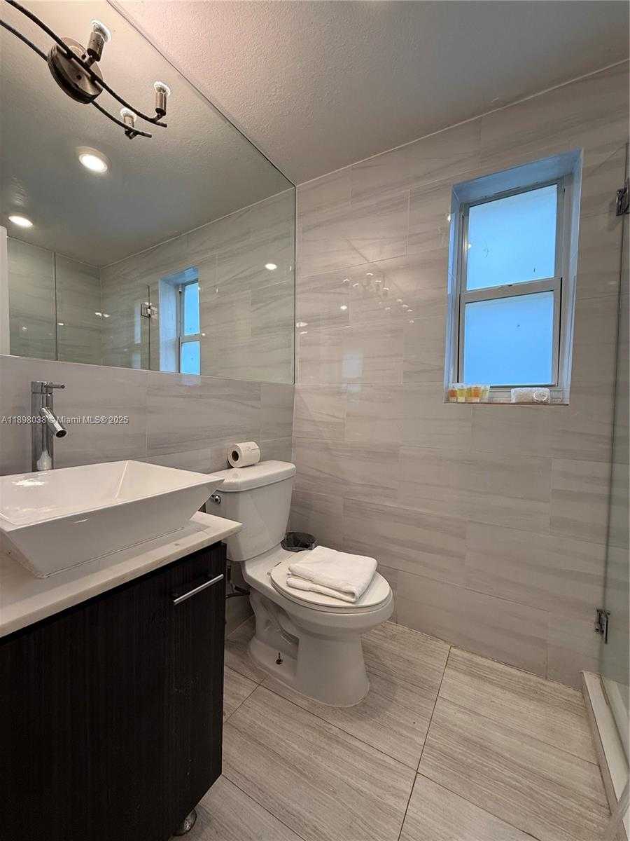 Small Image of 7710 HARDING AVE #1, Miami Beach Number 14