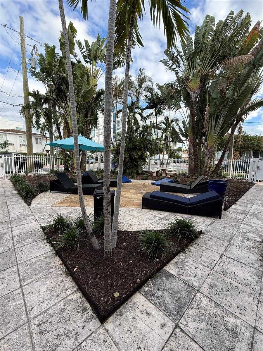 Small Image of 7710 HARDING AVE #1, Miami Beach Number 5