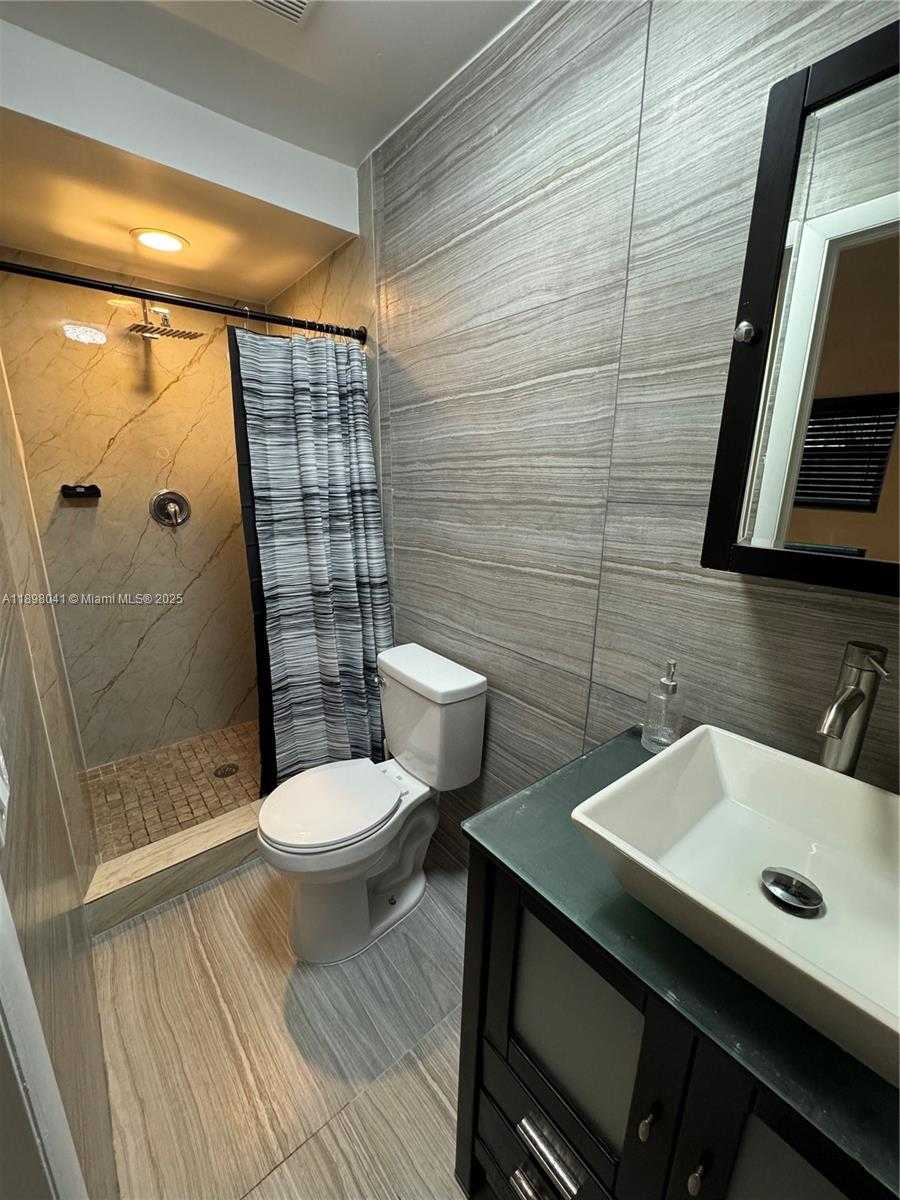 Small Image of 256 NORTH WEST 82ND TER, Miami Number 10