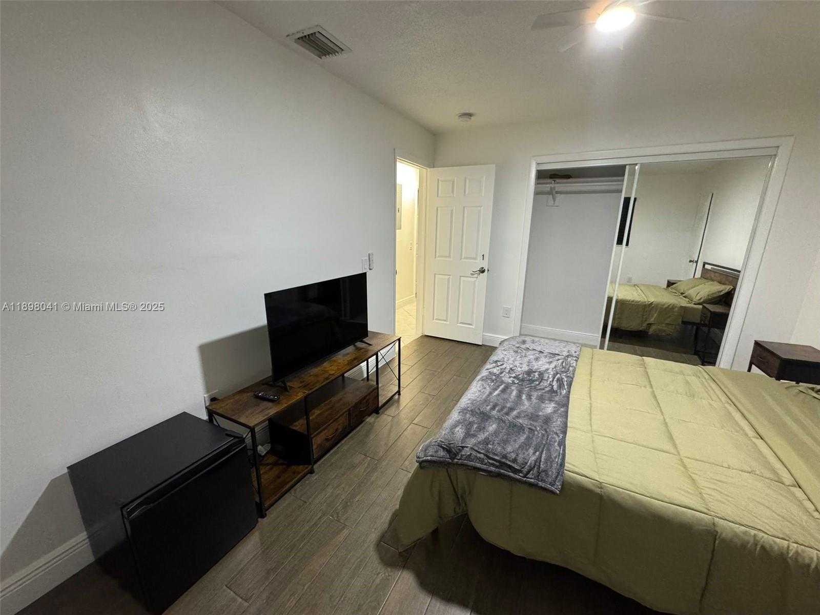 Small Image of 256 NORTH WEST 82ND TER, Miami Number 12