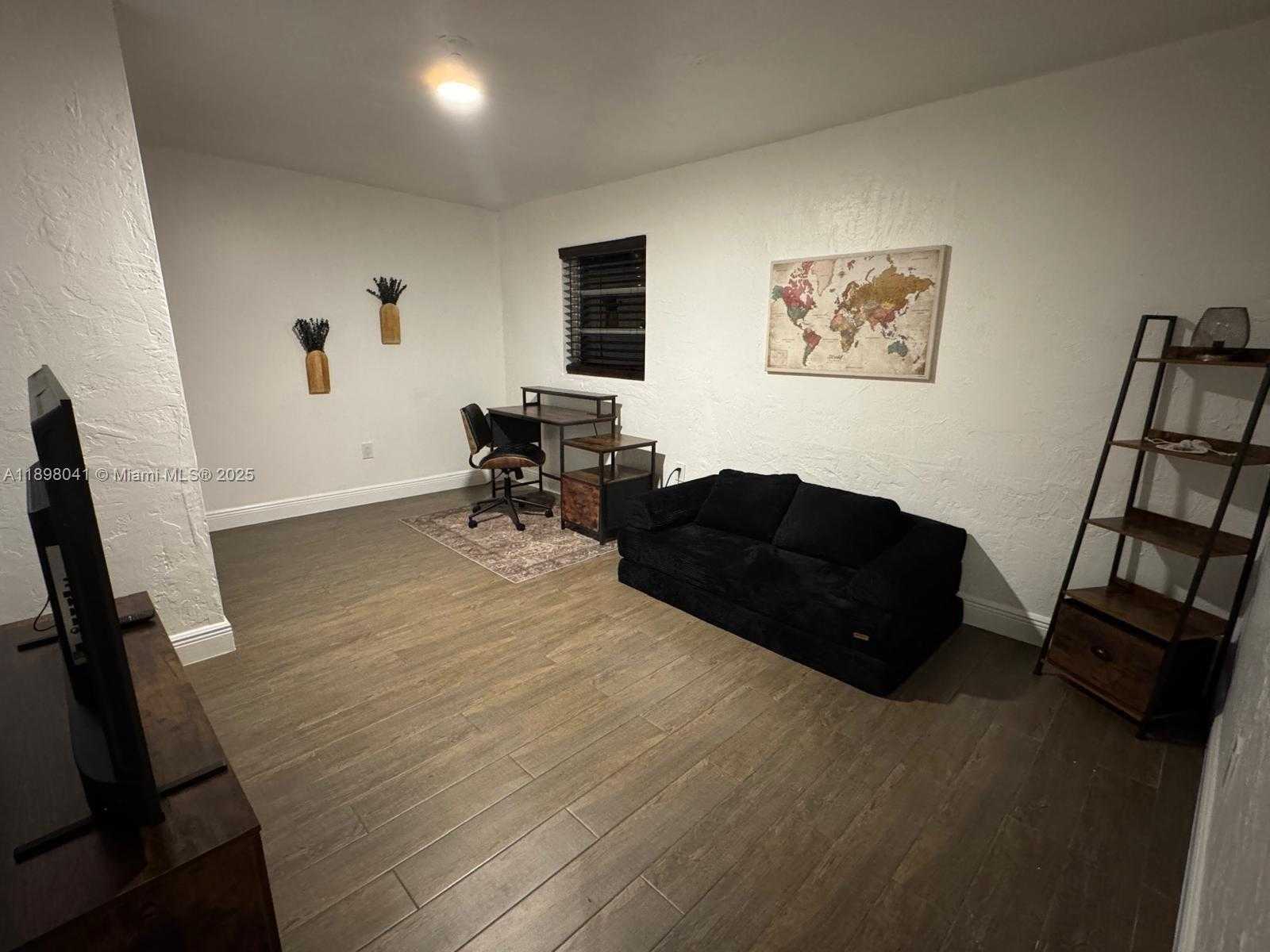 Small Image of 256 NORTH WEST 82ND TER, Miami Number 4