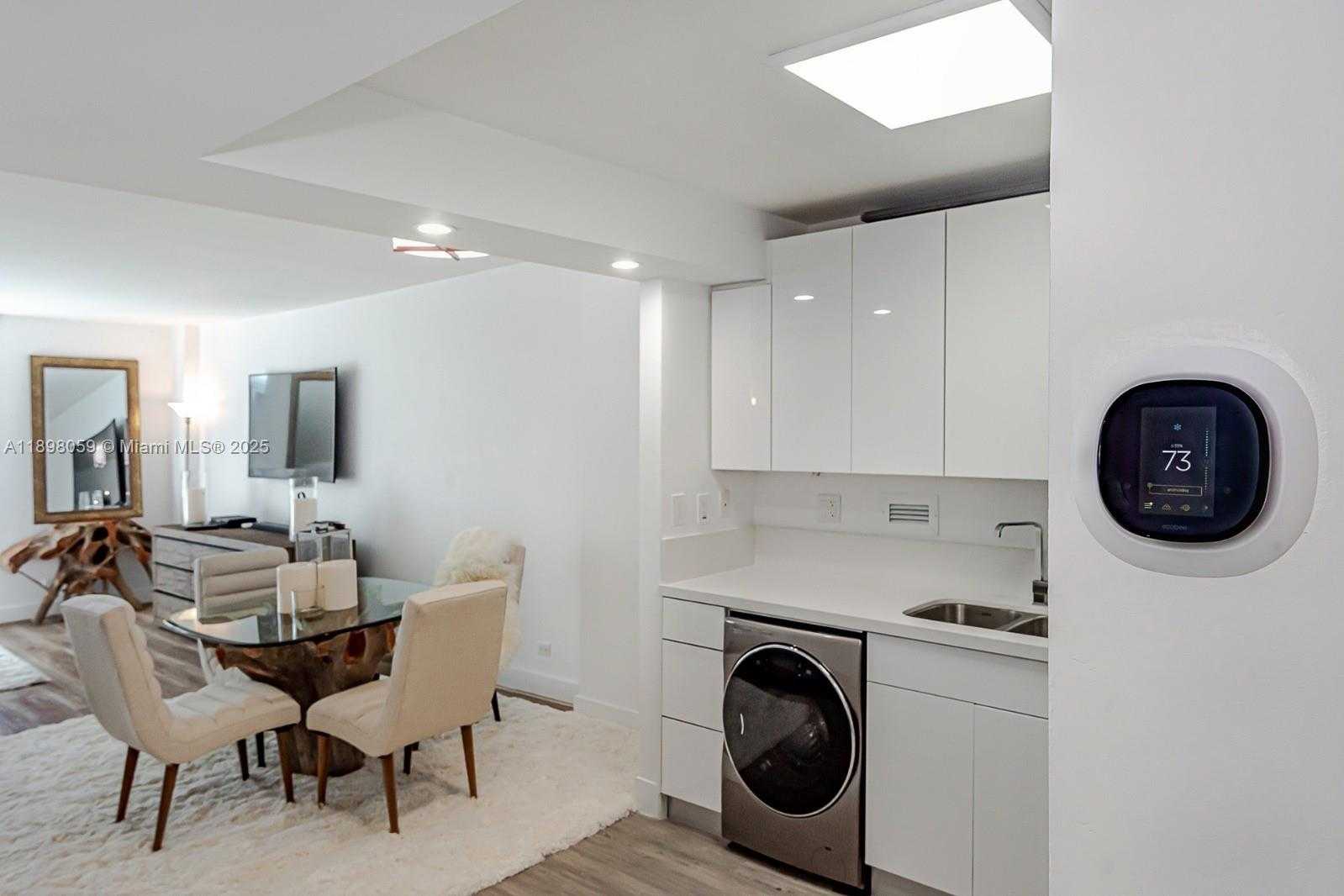 Small Image of 2301 COLLINS AVE #843, Miami Beach Number 8