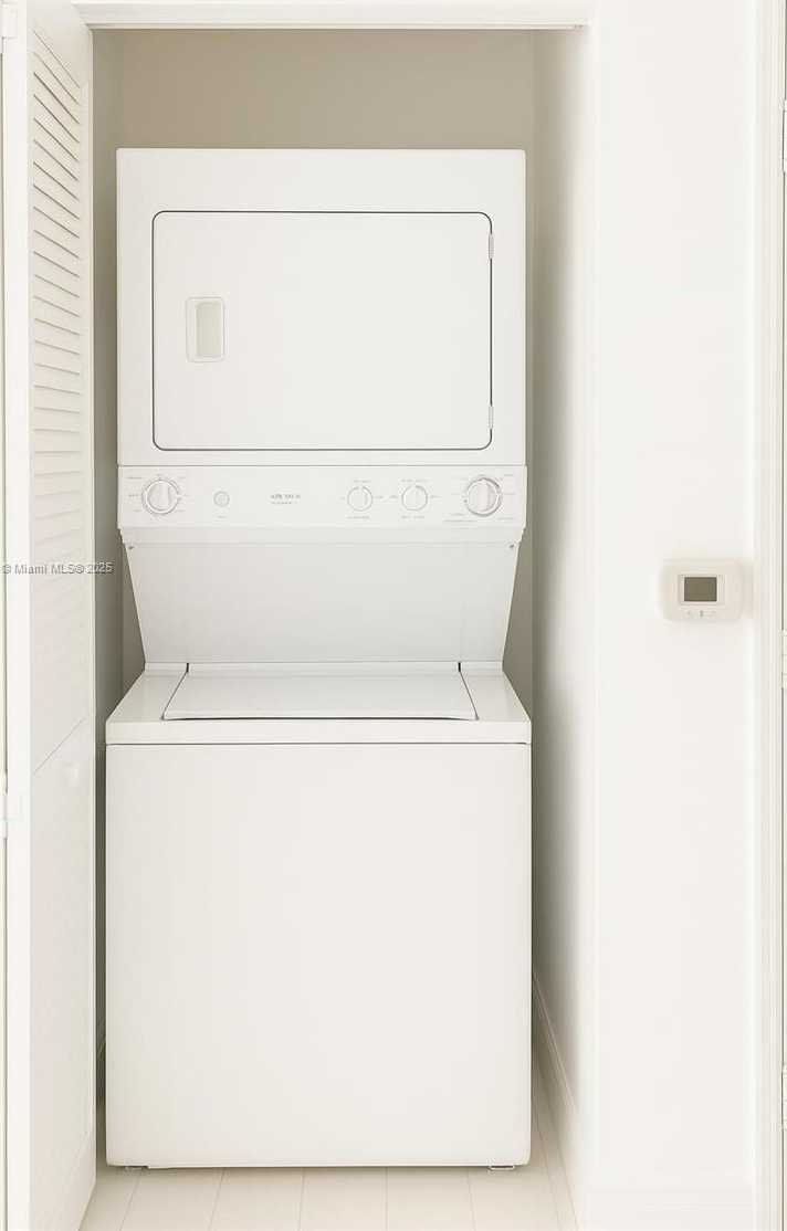 Small Image of 951 BRICKELL AVE #3103, Miami Number 5