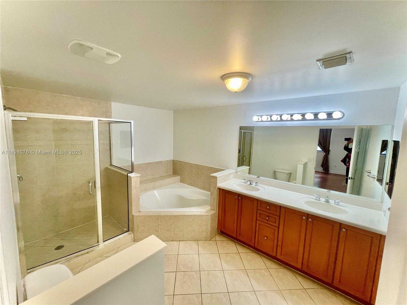 Small Image of 8390 SOUTH WEST 72ND AVE #421, Miami Number 21