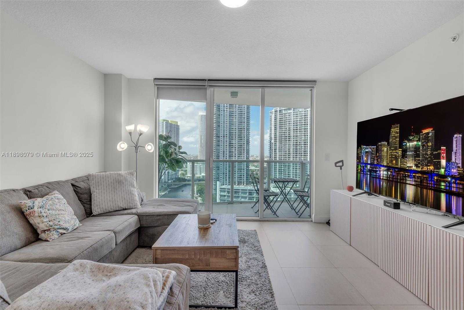 Small Image of 31 SOUTH EAST 5TH ST #2607, Miami Number 8