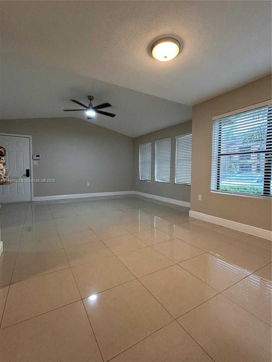 Small Image of 15581 SOUTH WEST 104TH TER #214, Miami Number 3