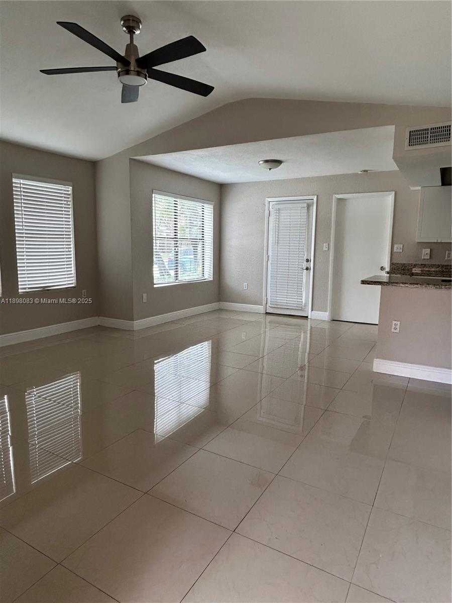 Small Image of 15581 SOUTH WEST 104TH TER #214, Miami Number 4