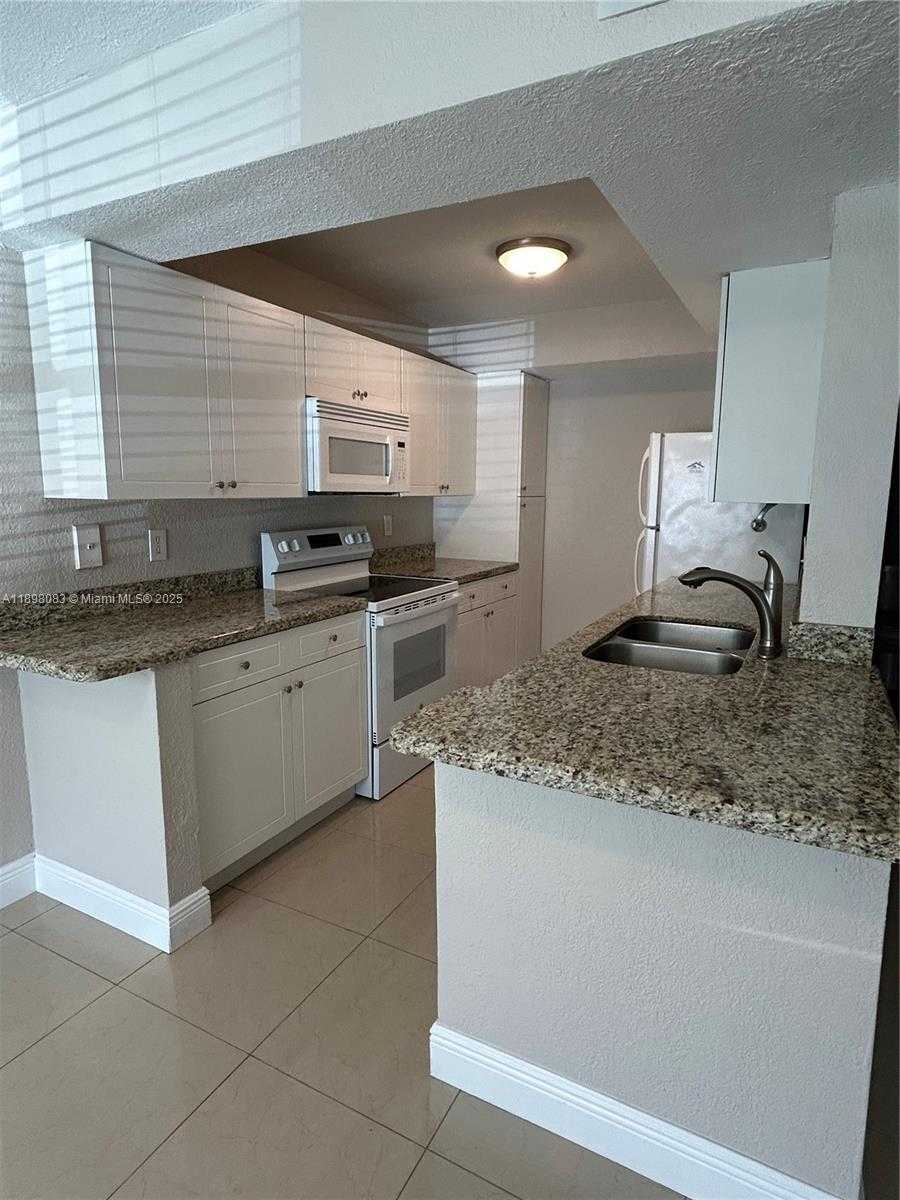 Small Image of 15581 SOUTH WEST 104TH TER #214, Miami Number 5